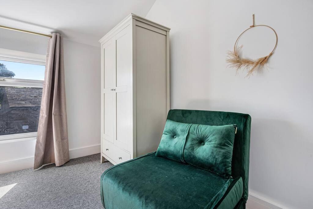 Hulley House By Yourstays - Superb House Near Hurdsfield Business Park, Perfect For Astrazenica! *